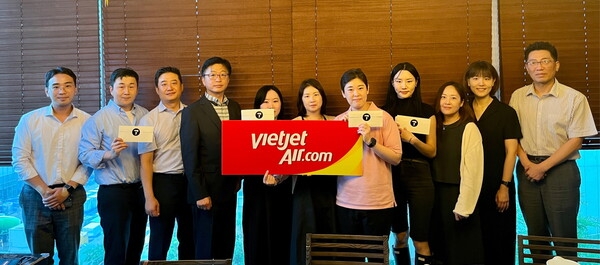 Which travel agency sends the most passengers on VietJet Air?